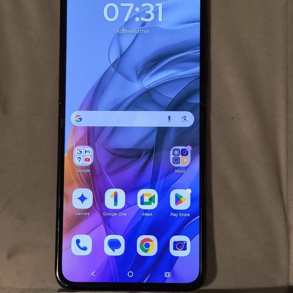 Motorola Razr (2024) - Unlocked, 256 GB, Gray, 8 GB