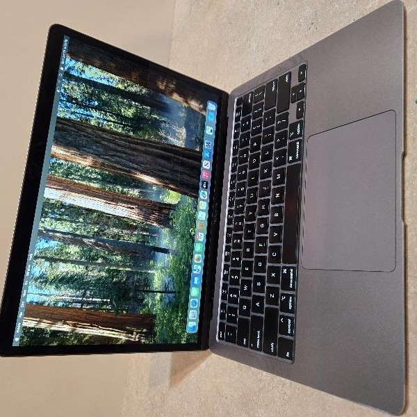 MacBook Air 2020 - 13 inch - 256 GB, Gray, 16 GB, Intel Core i5