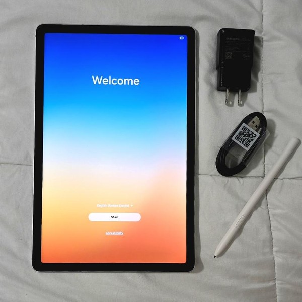 Samsung Galaxy Tab S9 FE - Wi-Fi, 256 GB, Silver, 8 GB
