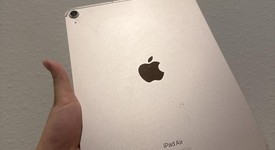 Good
													Apple iPad Air 5th Gen - Unlocked, Pink, 256 GB, A2589, photo 3 of 7