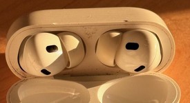 Used
													Apple AirPods Pro 2 - Lightning, photo 3 of 6