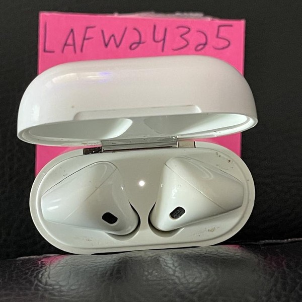 Apple AirPods (2nd Gen) - Lightning Case