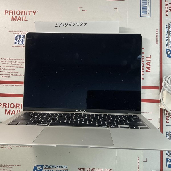 MacBook Air 2020 - 13 inch - 256 GB, Silver, 8 GB, Intel Core i3