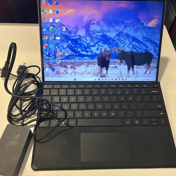 Microsoft Surface Pro 9 - Wi-Fi, 256 GB, Platinum, 16 GB, Intel Core i5, Wi-Fi