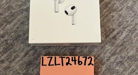 New
													Apple AirPods 3rd Gen - MagSafe Case, photo 1 of 2