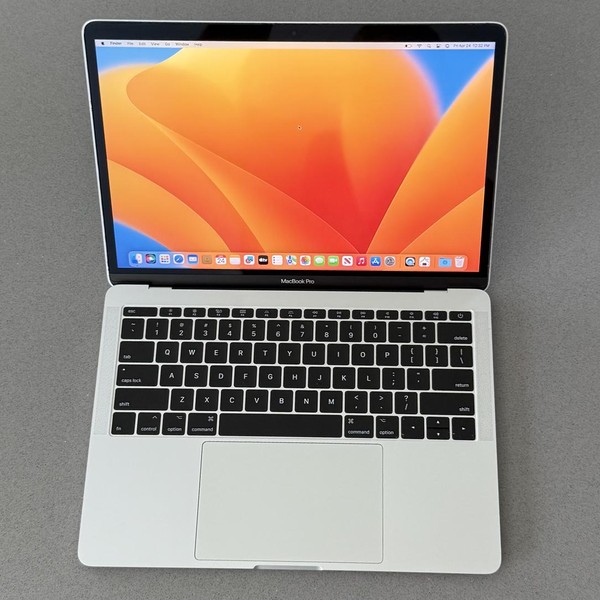 MacBook Pro 2017 (No Touch Bar) - 13 inch - 512 GB, Silver, 16 GB, Intel Core i7