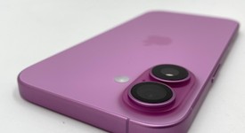 Mint
													Apple iPhone 16 - Unlocked, Pink, 128 GB, A3081, photo 3 of 5