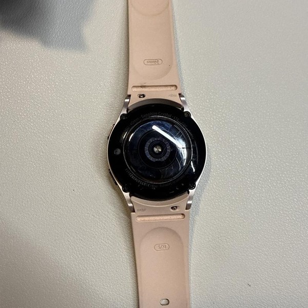 Samsung Galaxy Watch5 - Unlocked, Gold, 40mm