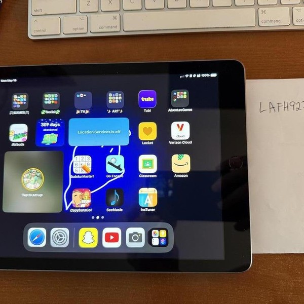 Apple iPad (6th Gen) - Verizon, 128 GB, Silver, A1954
