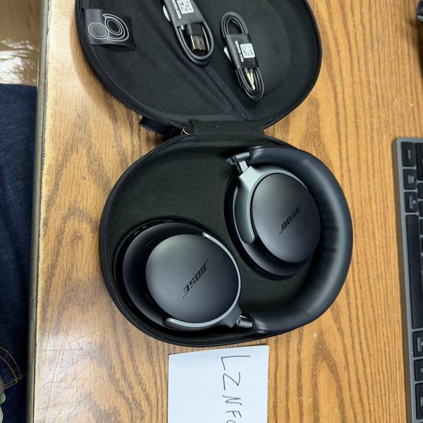 Bose QuietComfort Ultra Headphones - Black