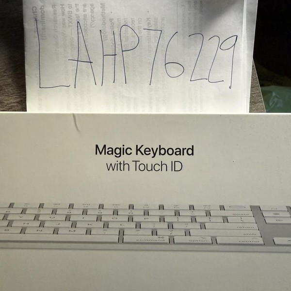 Apple Magic Keyboard - Touch ID and Numeric Keypad - Silver