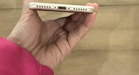 Good
													Apple iPhone SE 3rd Gen 2022 - Unlocked, Starlight, 64 GB, A2595, photo 4 of 7