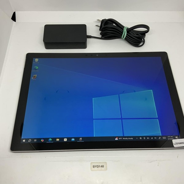 Microsoft Surface Pro 5 (2017) - Wi-Fi, 128 GB, Silver, 4 GB