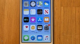 Good
													Apple iPod Touch 6th Gen - Wi-Fi, Blue, 16 GB, photo 2 of 10