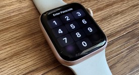 Good
													Apple Watch SE 1st Gen 40mm - Gold, A2351 - GPS, Aluminum, photo 3 of 9