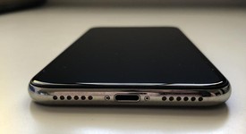 Good
													Apple iPhone X - Unlocked, Silver, 64 GB, A1865, photo 5 of 18