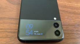 Good
													Samsung Galaxy Z Flip3 5G - Unlocked, Black, 256 GB, 8 GB, SM-F711U1, photo 6 of 6