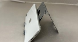 Good
													Apple iPhone SE 2nd Gen 2020 - Unlocked, White, 64 GB, A2275, photo 5 of 6