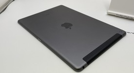 Good
													Apple iPad 7th Gen - Unlocked, Gray, 32 GB, A2200, photo 6 of 6