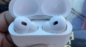Used
													Apple AirPods Pro 2nd Gen - Lightning, photo 5 of 7