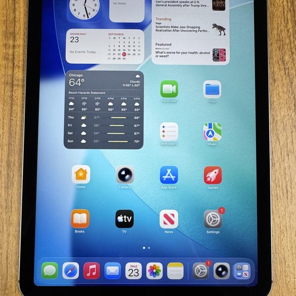 Apple iPad Air (5th Gen) - Unlocked, 64 GB, Gray, A2589