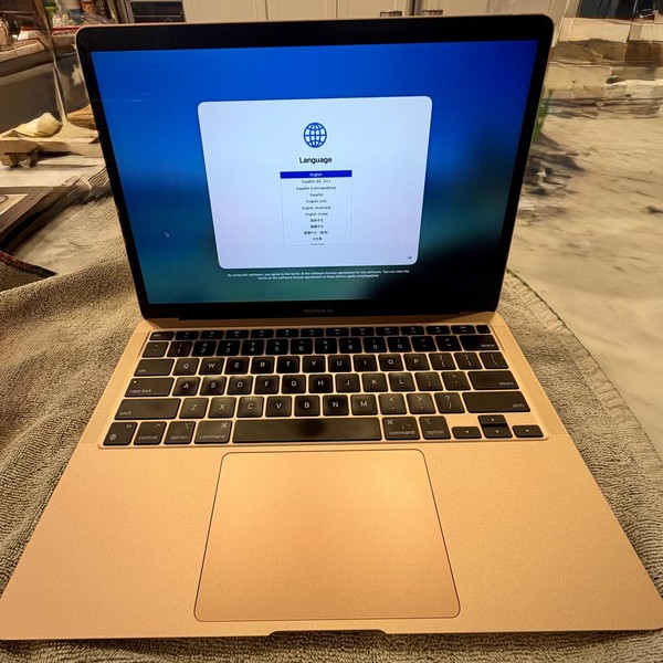 MacBook Air 2020 - 13 inch - 256 GB, Gold, 8 GB, Apple M1