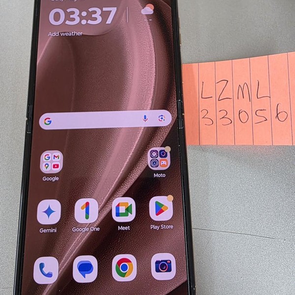 Motorola Razr Plus (2024) - Unlocked, Peach, 256 GB, 12 GB