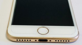 Good
													Apple iPhone 8 - Unlocked, Gold, 64 GB, A1905, GSM, photo 3 of 5