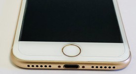 Good
													Apple iPhone 8 - Unlocked, Gold, 64 GB, A1905, GSM, photo 3 of 6