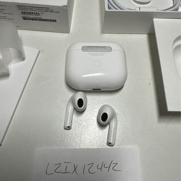 Apple AirPods 3rd Gen - Lightning Case