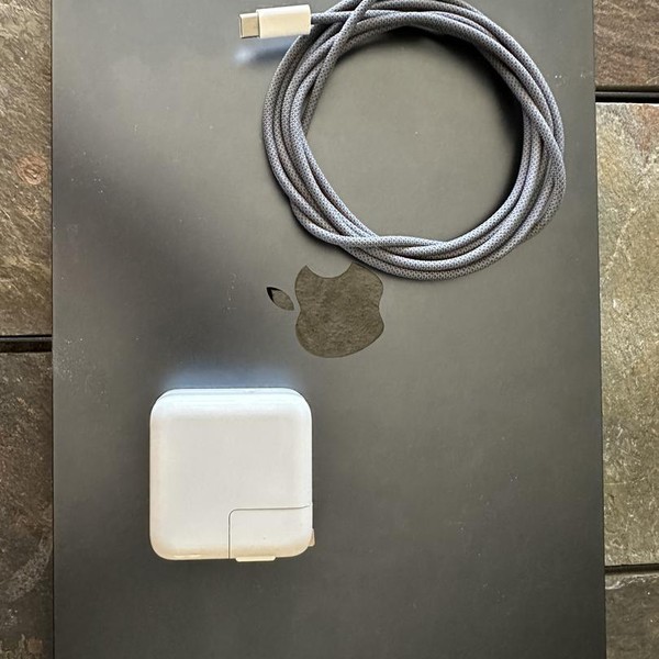 MacBook Air 2024 (M3) - 13 inch - 256 GB, Midnight, 8 GB, Apple M3, 8-core GPU