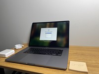 MacBook Pro 2019 - 16"