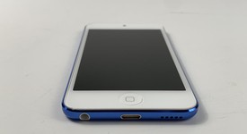 Good
													Apple iPod Touch 6th Gen - Wi-Fi, Blue, 128 GB, photo 4 of 7