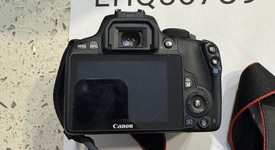 Good
													Canon EOS Rebel SL1, photo 2 of 5