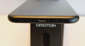 Good
													Apple iPhone Xr - AT&T, Black, 64 GB, A1984, photo 3 of 5