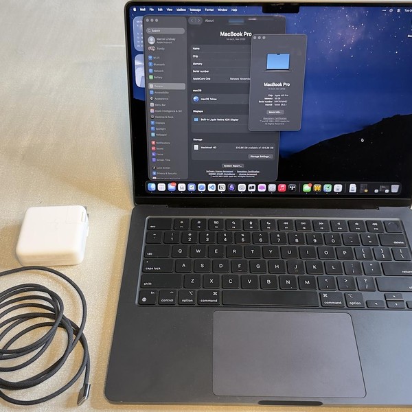 MacBook Pro Late 2023 (M3) - 14 inch - 512 GB, Black, 18 GB, Apple M3 Pro 11-core, 14-core GPU