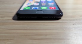 Good
													Apple iPhone SE 3rd Gen 2022 - Unlocked, Midnight, 64 GB, A2595, photo 3 of 15