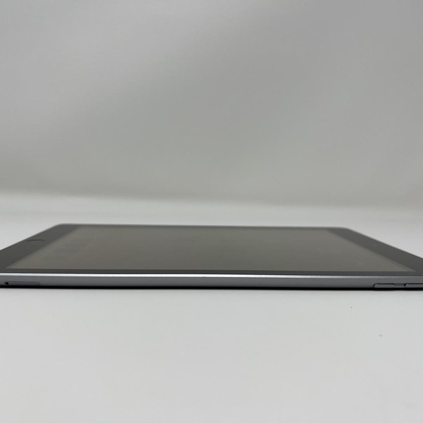 Apple iPad 5th Gen - Unlocked, 32 GB, Gray, A1823