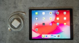 Good
													Apple iPad Pro 12.9" 2nd Gen 2017 - Verizon, Gray, 512 GB, photo 1 of 4