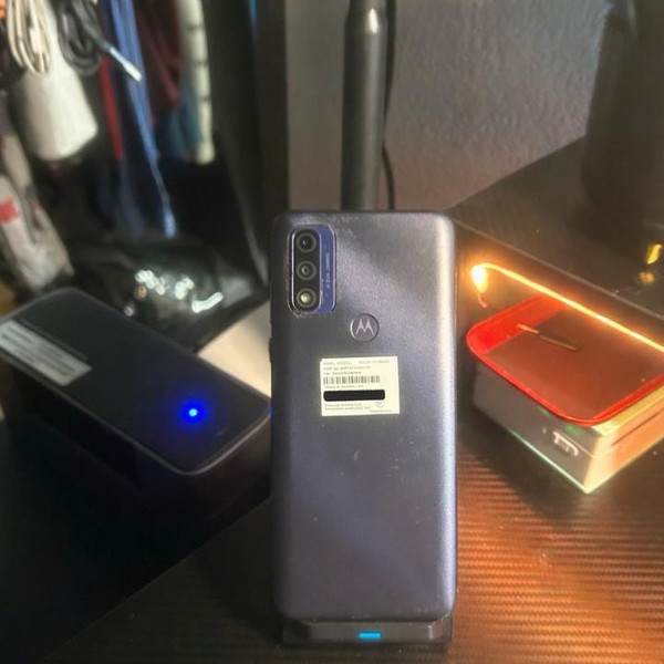 Moto G Pure - TracFone, 32 GB, Navy Blue, 3 GB