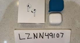 Used
													Apple AirPods 3rd Gen - Lightning Case, photo 1 of 4