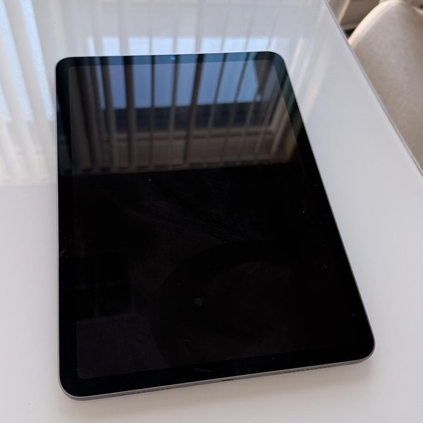 Apple iPad Air 5th Gen - Wi-Fi, 64 GB, Purple, A2588