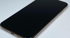 Good
													Apple iPhone Xs Max - AT&T, Gold, 64 GB, A1921, photo 2 of 6
