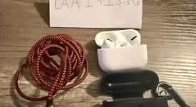 Used
													Apple AirPods Pro - MagSafe Case, photo 1 of 4