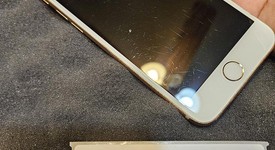 Fair
													Apple iPhone 8 - Unlocked, Gold, 64 GB, A1863, photo 3 of 8