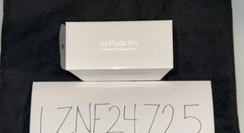 New
													Apple AirPods Pro - MagSafe Case, photo 6 of 6