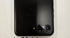 Mint
													Motorola Razr Plus (2024) - Unlocked, Navy Blue, 256 GB, 12 GB, photo 1 of 8