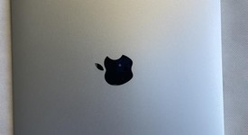 Good
													MacBook Pro 2016 (With Touch Bar) - 13" - Silver, 256 GB, 16 GB, photo 5 of 8