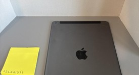 Fair
													Apple iPad 9th Gen - Unlocked, Gray, 64 GB, A2603, photo 3 of 7