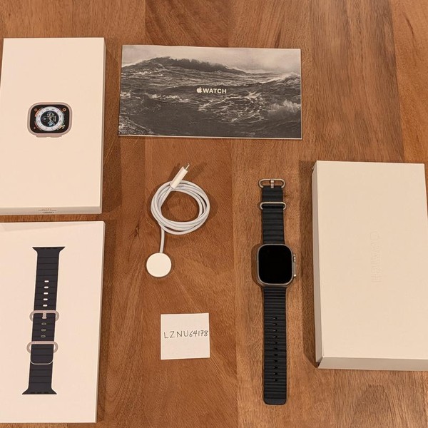 Apple Watch Ultra 49mm - Unlocked, Titanium, A2622